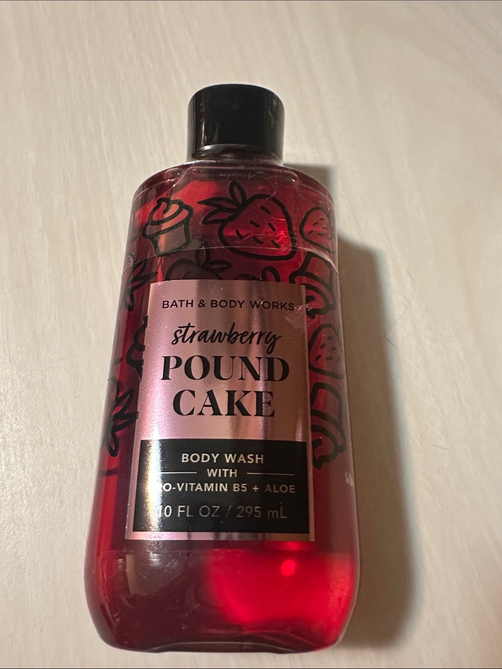 Bath & Body Works Strawberry Pound Cake Body Wash - Red